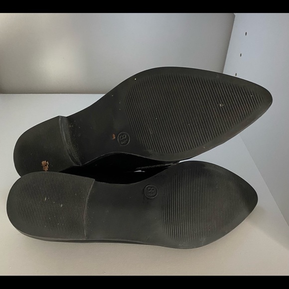 Always a win…. Patent leather loafers…💃🏽 - Picture 4 of 4